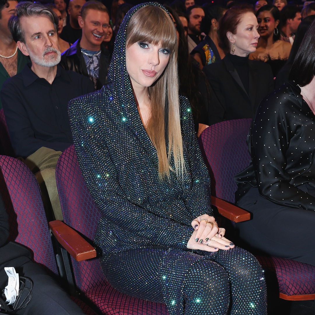 Taylor Swift Gives Fans “Permission to Fail” at Bejeweled Award Show